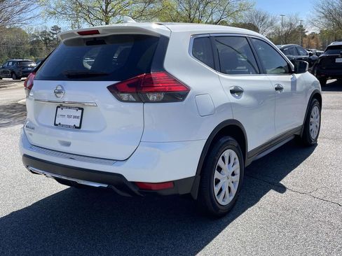 Used 2017 Nissan Rogue S image 5