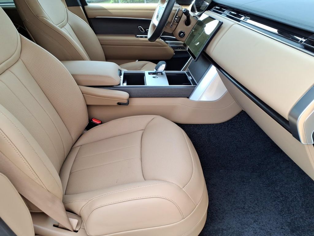 New 2026 Land Rover Range Rover SE AWD/4WD image 7