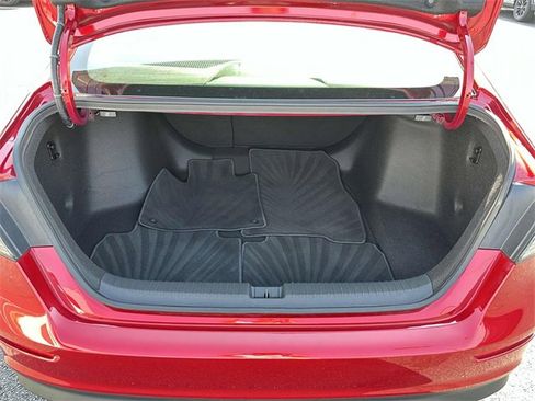 Certified 2025 Honda Accord SE image 10