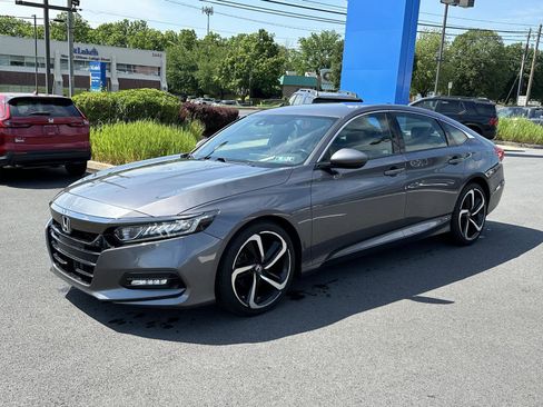 Used 2018 Honda Accord Sport image 4