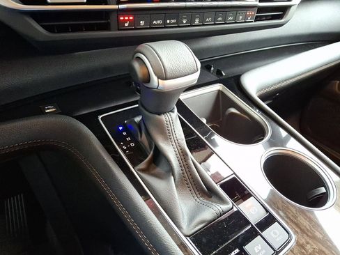 New 2025 Toyota Sienna Limited image 11