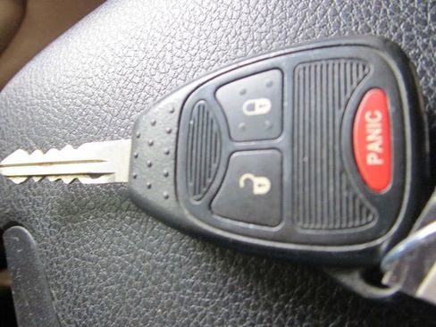 Used 2017 Jeep Wrangler Unlimited Sahara w/ Connectivity Group image 43