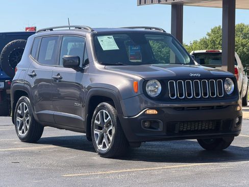 Used 2018 Jeep Renegade Latitude FWD image 47