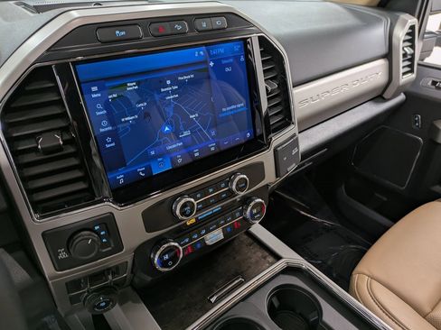 Used 2022 Ford F250 Lariat w/ Chrome Package image 10