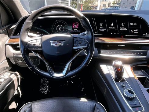 Used 2021 Cadillac Escalade Premium Luxury RWD image 3