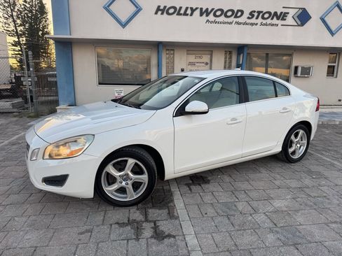 Used 2012 Volvo S60 T5 image 11