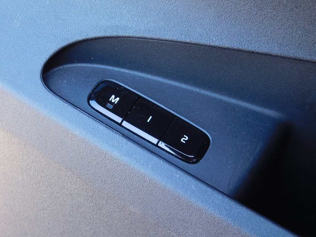 Used 2022 Polestar Polestar 2 w/ Plus Package AWD/4WD image 28