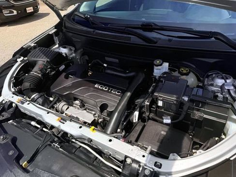 Used 2018 Chevrolet Equinox LT FWD image 21