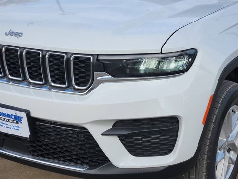 New 2025 Jeep Grand Cherokee Laredo w/ Luxury Tech Group I image 5
