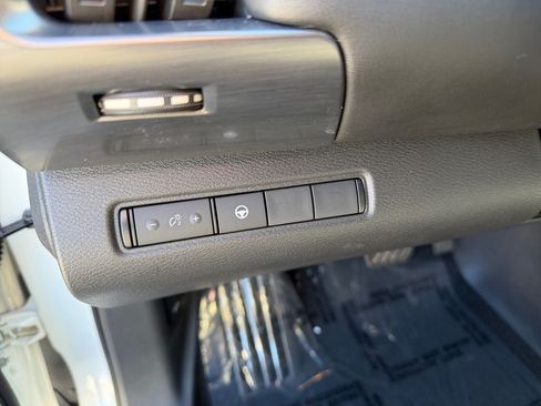 Used 2024 Nissan Pathfinder Rock Creek AWD/4WD image 19