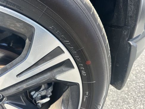 Used 2024 Subaru Crosstrek 2.0i Premium w/ Crosstrek Mirror Package image 28