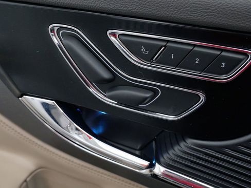 Used 2021 Lincoln Corsair AWD w/ Equipment Group 101A image 15