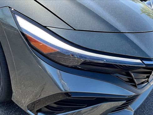 New 2026 Hyundai Elantra Limited FWD image 8
