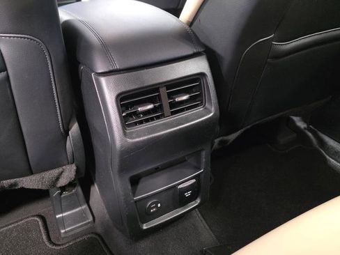 Used 2022 Ford Edge SEL w/ Convenience Package image 16