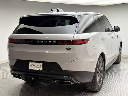Used 2023 Land Rover Range Rover Sport SE image 3