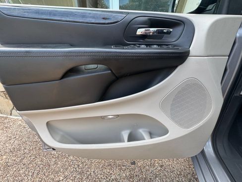 Used 2019 Dodge Grand Caravan SE w/ UConnect Hands-Free Group FWD image 23