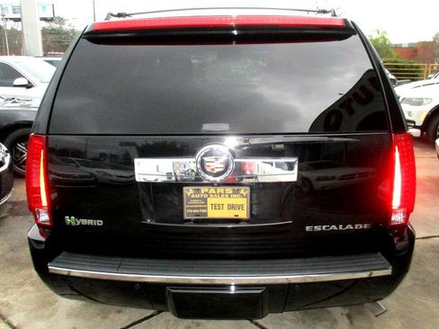 Used 2010 Cadillac Escalade 4WD Hybrid image 7