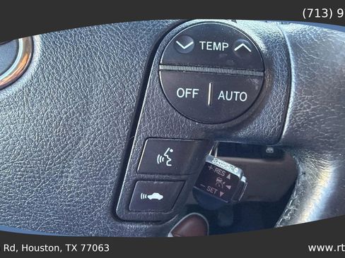 Used 2013 Toyota Sequoia Platinum RWD image 49
