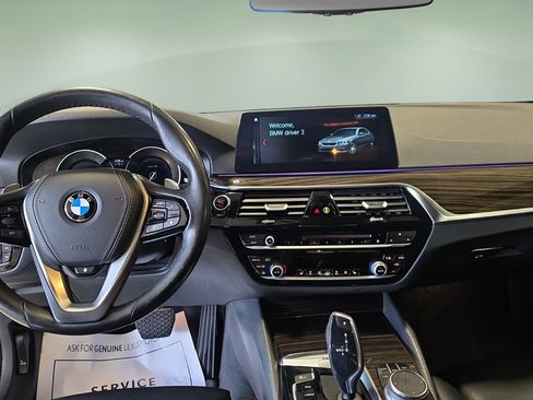 Used 2018 BMW 530i xDrive AWD/4WD image 21