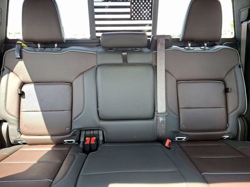Used 2025 GMC Sierra 1500 Denali AWD/4WD image 19