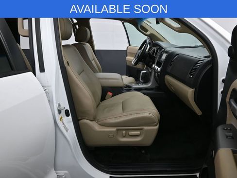 Used 2017 Toyota Sequoia Limited image 40