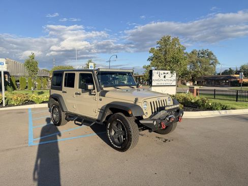 Used 2017 Jeep Wrangler Unlimited Sport w/ Quick Order Package 24S AWD/4WD image 3