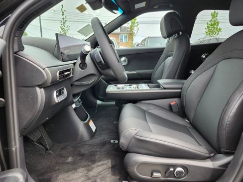 New 2026 Genesis GV60 AWD image 19