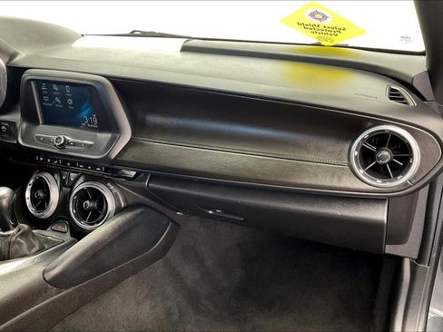 Used 2016 Chevrolet Camaro LT RWD image 15