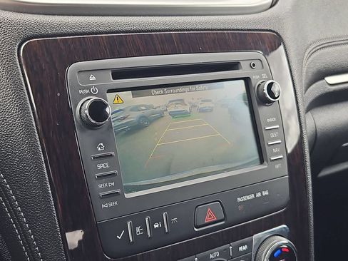 Used 2017 Chevrolet Traverse LT AWD/4WD image 19