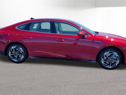 Used 2024 Hyundai Sonata SEL w/ Convenience Package FWD image 10