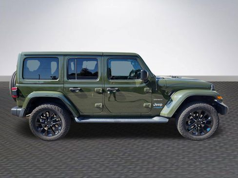 Used 2022 Jeep Wrangler Unlimited Sahara w/ Cold Weather Group AWD/4WD image 4