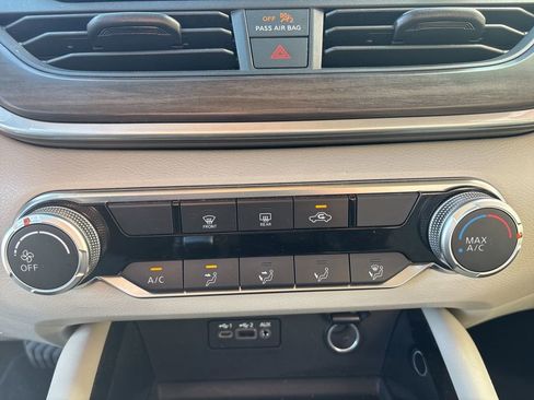 Used 2023 Nissan Altima 2.5 SV image 15