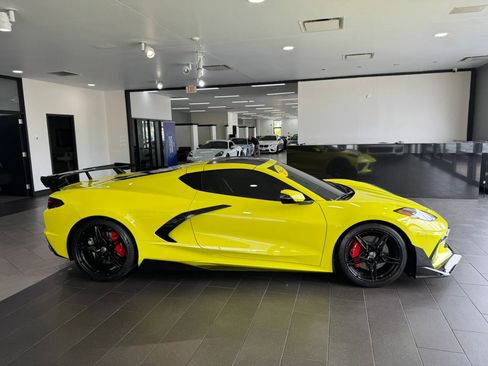 Used 2023 Chevrolet Corvette Stingray Coupe w/ Z51 Performance Package RWD image 11