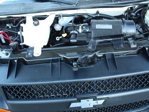 Used 2016 Chevrolet Express 3500 image 24