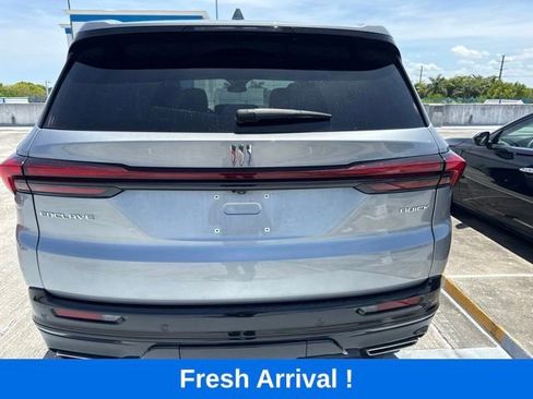 Used 2025 Buick Enclave Sport Touring w/ Power Package FWD image 17