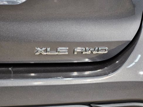Used 2025 Toyota Highlander XLE AWD/4WD image 39