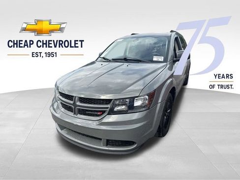 Used 2020 Dodge Journey SE w/ Blacktop Package FWD image 2