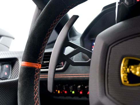 Used 2023 Lamborghini Huracan STO RWD image 91