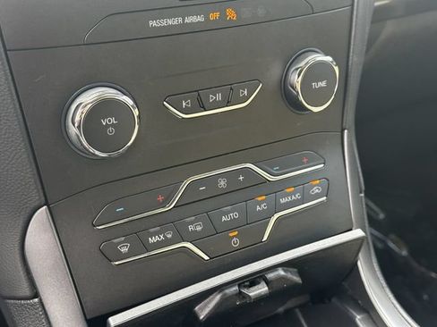 Certified 2020 Ford Edge SE FWD image 22