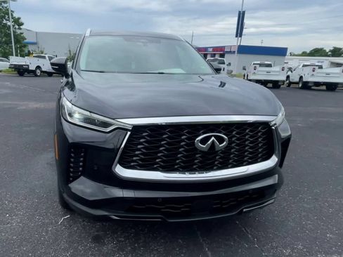Used 2023 INFINITI QX60 Luxe w/ Cargo Package FWD image 3