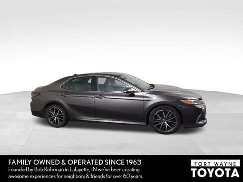 Used 2023 Toyota Camry XLE image 5