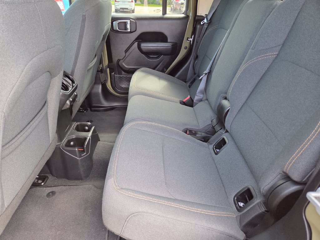Used 2025 Jeep Gladiator Sport AWD/4WD image 22