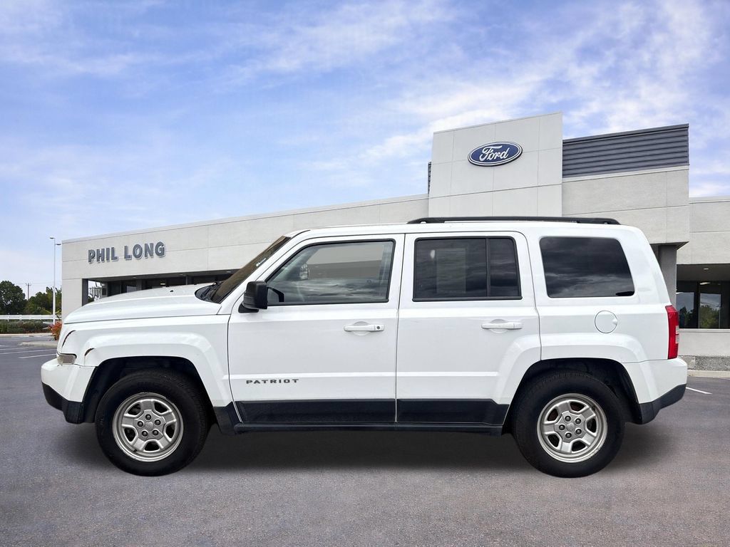 Used 2015 Jeep Patriot Sport w/ Power Value Group FWD image 5