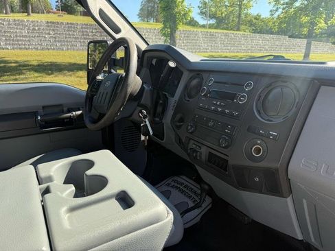 Used 2016 Ford F250 XL w/ Power Equipment Group AWD/4WD image 15