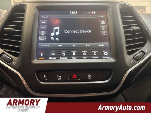 Used 2023 Jeep Cherokee Altitude Lux image 15