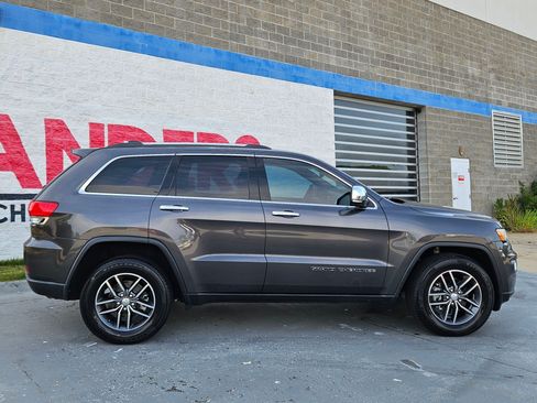 Used 2018 Jeep Grand Cherokee Limited AWD/4WD image 8