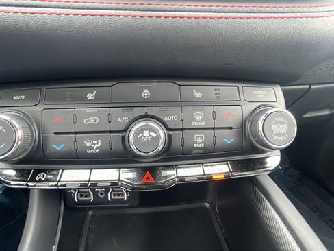 Certified 2025 Dodge Durango GT AWD/4WD image 16