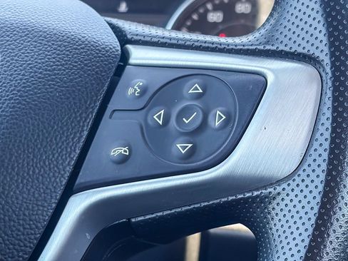 Used 2024 GMC Terrain SLE FWD image 19