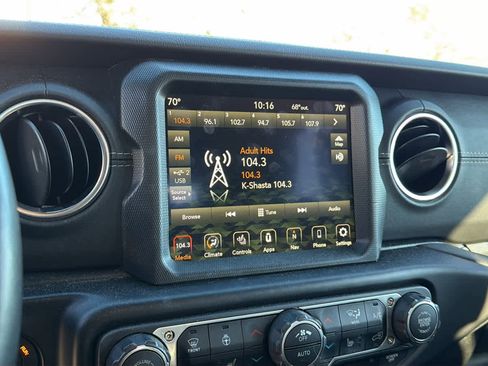 Used 2022 Jeep Gladiator Overland w/ Popular Equipment Package image 14