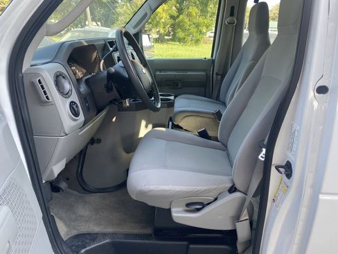 Used 2012 Ford E-350 and Econoline 350 XLT image 6
